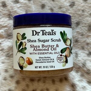 💕NWT Shea Butter & Almond Oil Shea Sugar Scrub💕19 oz. BNIB